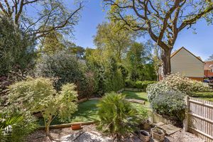 Photo 16- click for photo gallery